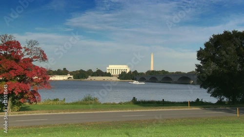 Lincoln Memorial and Washington Monument with the Potomac River