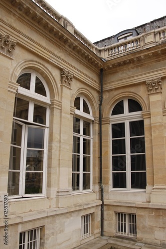 Fenêtres de l'Assemblée Nationale, Palais Bourbon à Paris