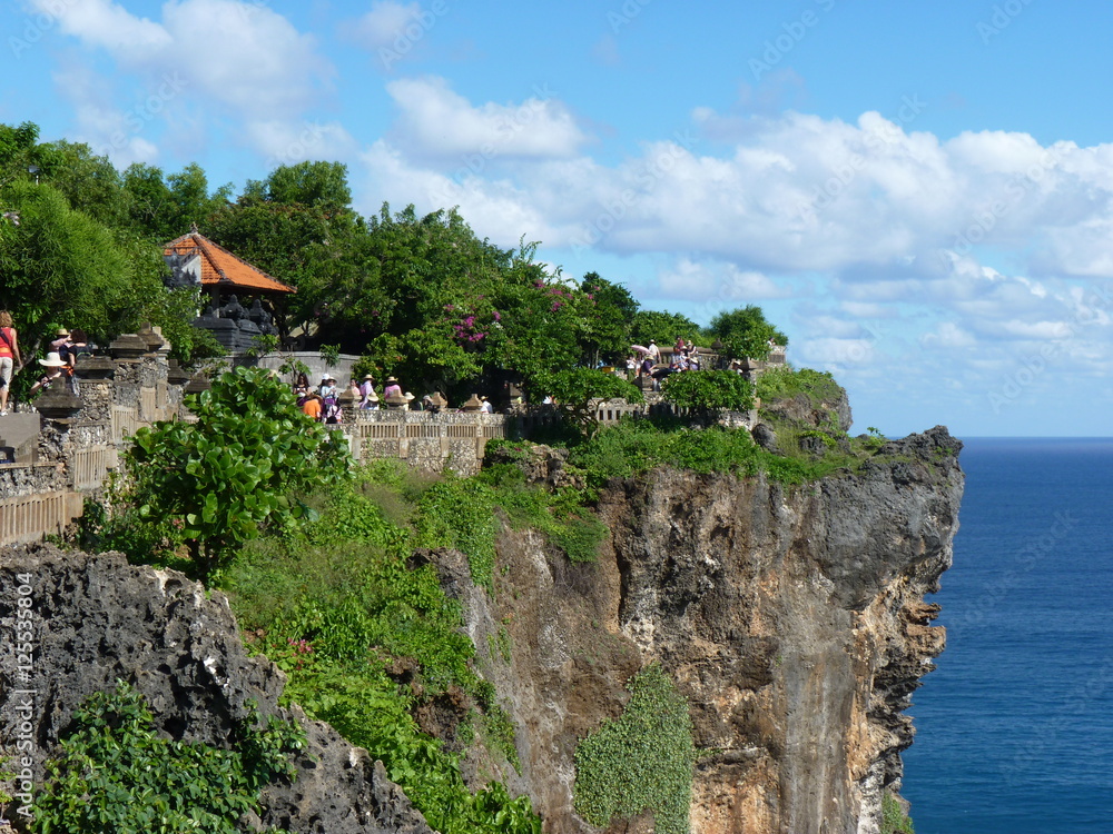 Świątynia na klifie. Uluwatu. Bali. Indonezja Świątynia na klifie. Uluwatu. Bali. Indonezja