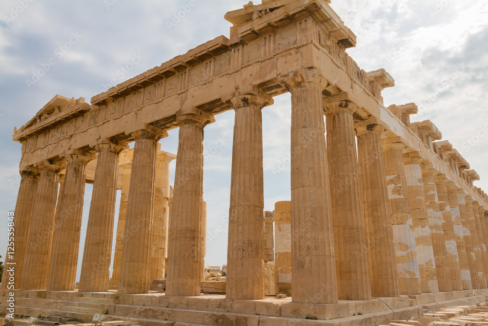 Fototapeta premium Temple Parthenon on the Acropolis of Athens, Greece