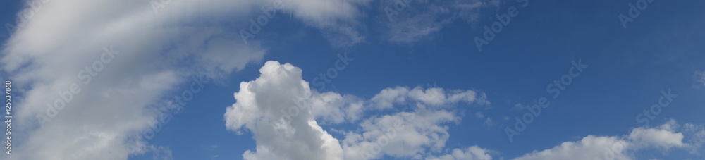 Fototapeta premium Clouds in the blue sky