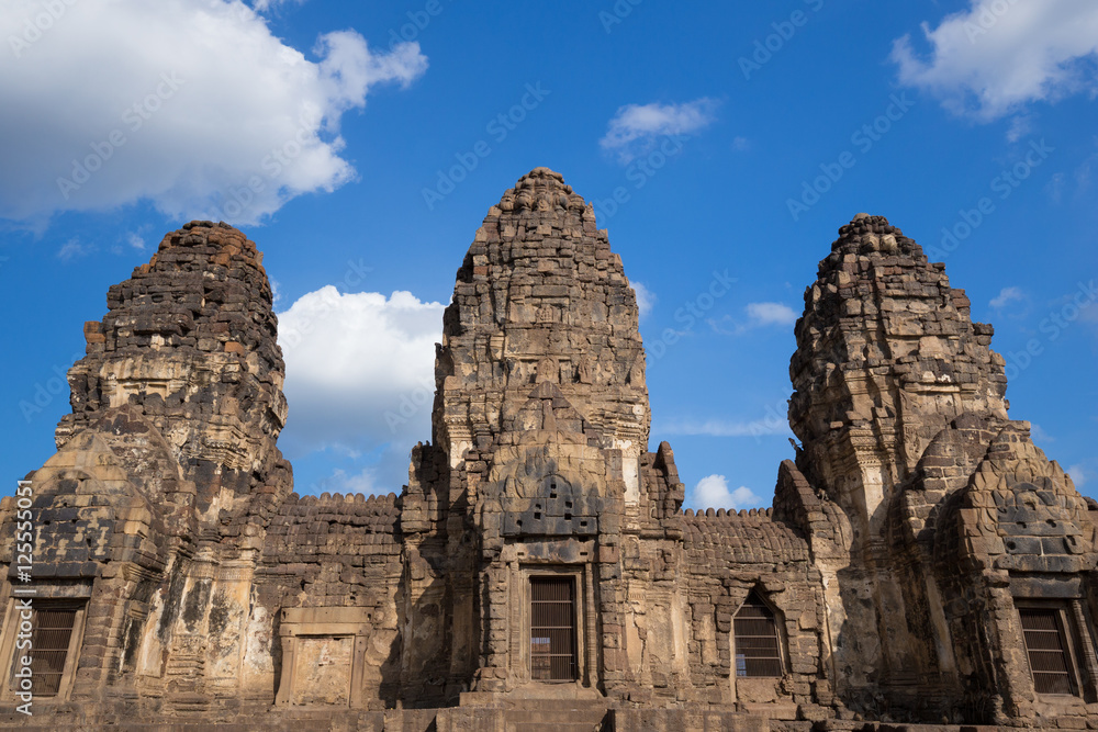 Phra Prang Sam Yot temple, architecture in Lopburi, Thailand Phra Prang Sam Yot temple, architecture in Lopburi, Thailand
