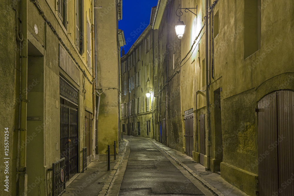 small alley by night in Aix