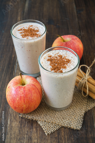 Apple cinnamon smoothie