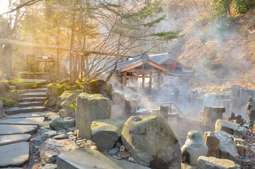 Fotobehang Japan Japanse onsen met stenen pad  © GypsyGraphy
