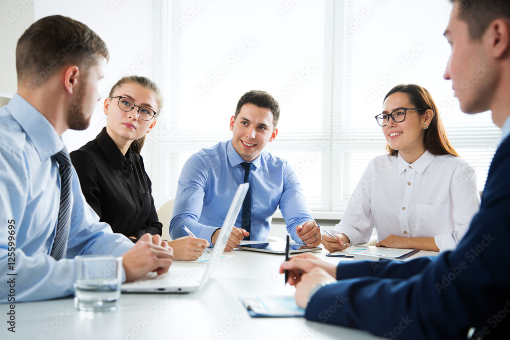 Fototapeta premium Business people working on new project