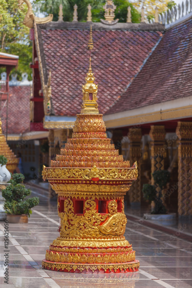 Fototapeta premium Wat Phra That Suthon Mongkhon Khiri