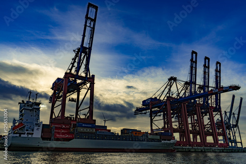 Hamburg Hafen photo