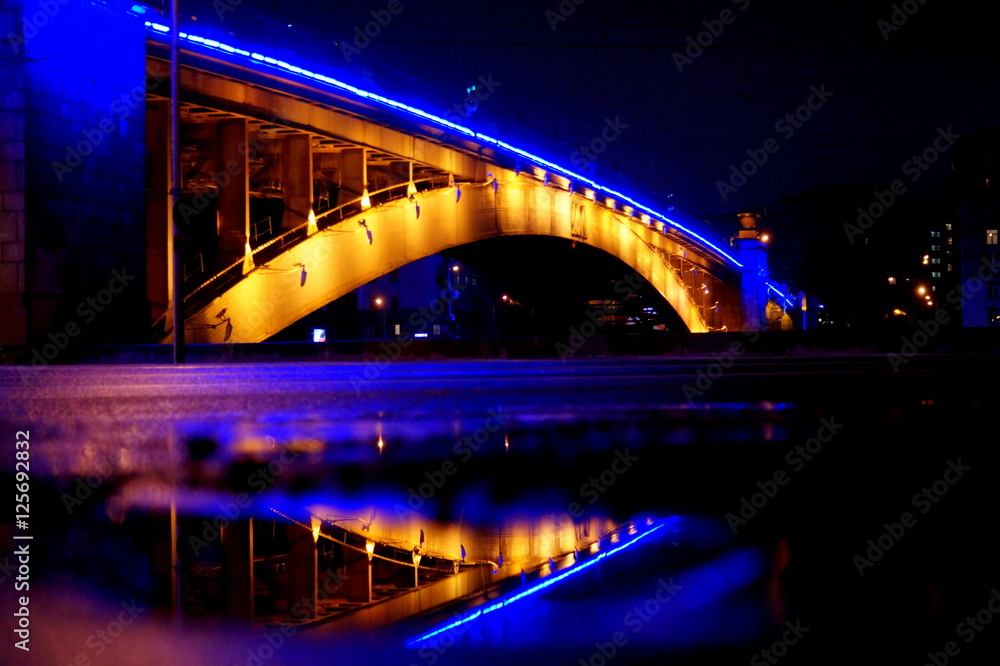Fototapeta premium Bridge in night light