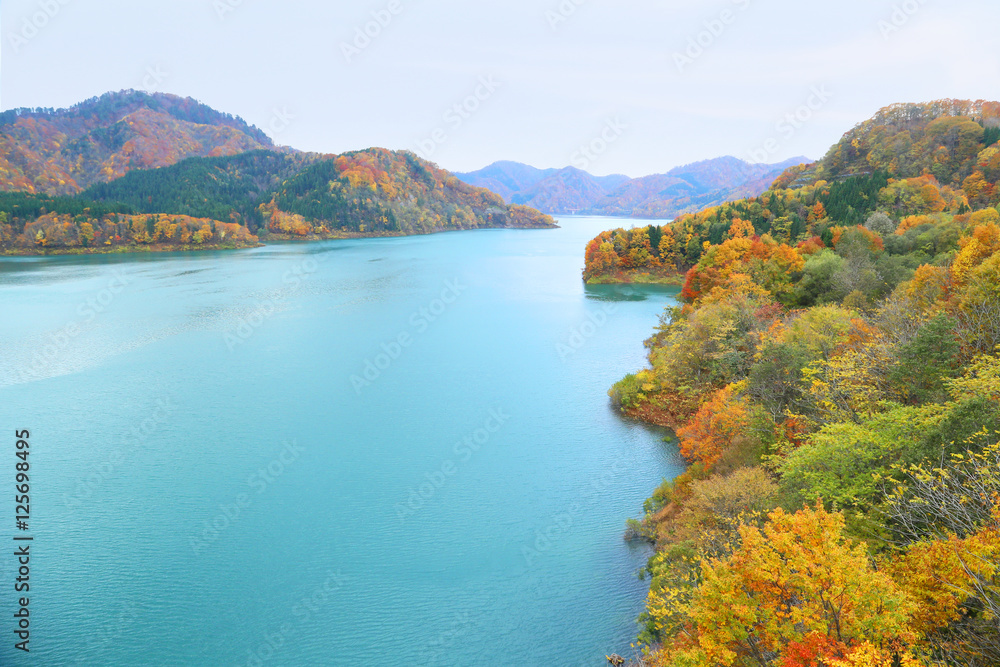 宝仙湖の紅葉