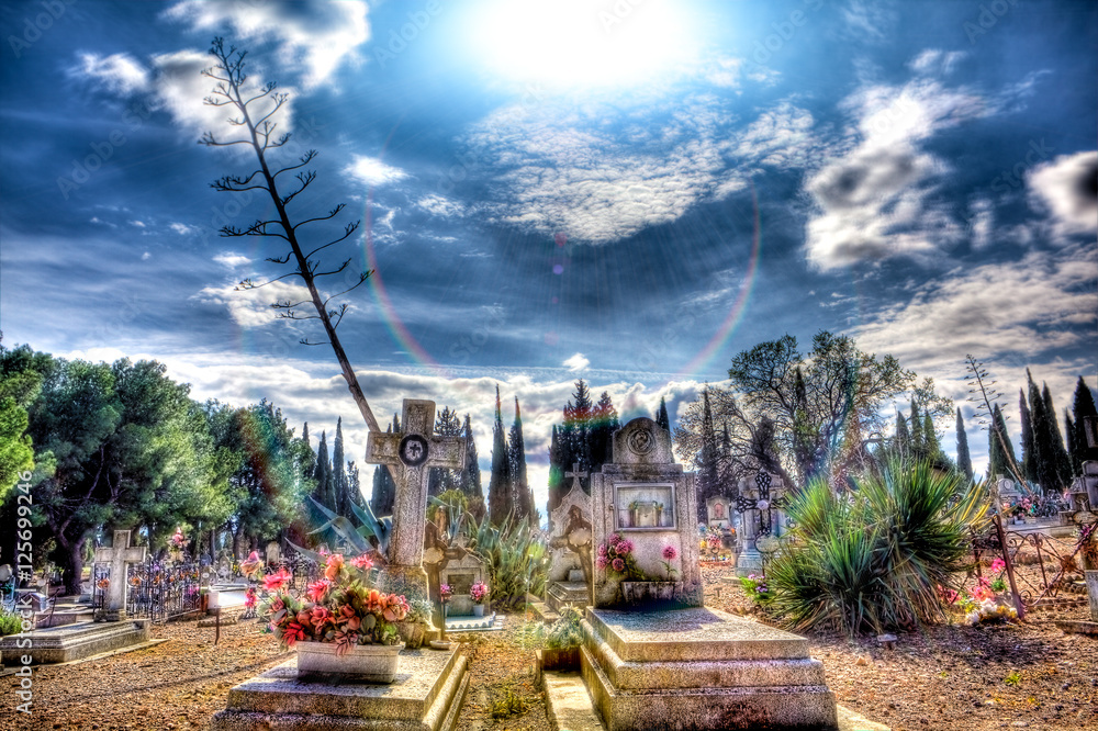 Cementerio,Tumbas y lapidas.Religion cristiana y funeral.Cruz y