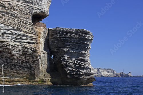 Fotografie Falaises des côtes Corse sur la Méditerranée, France