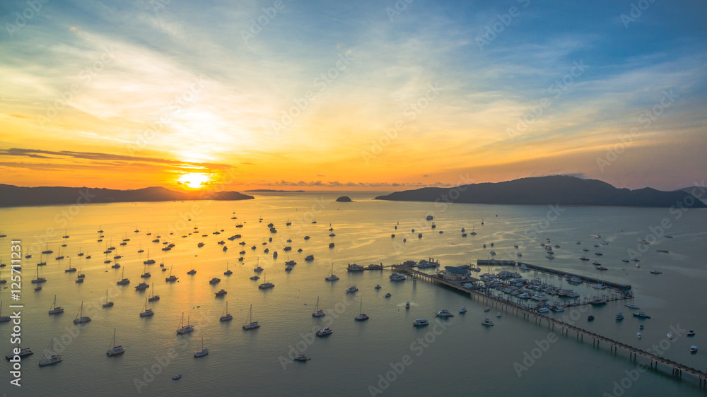 Fototapeta premium sunrise at Chalong pier