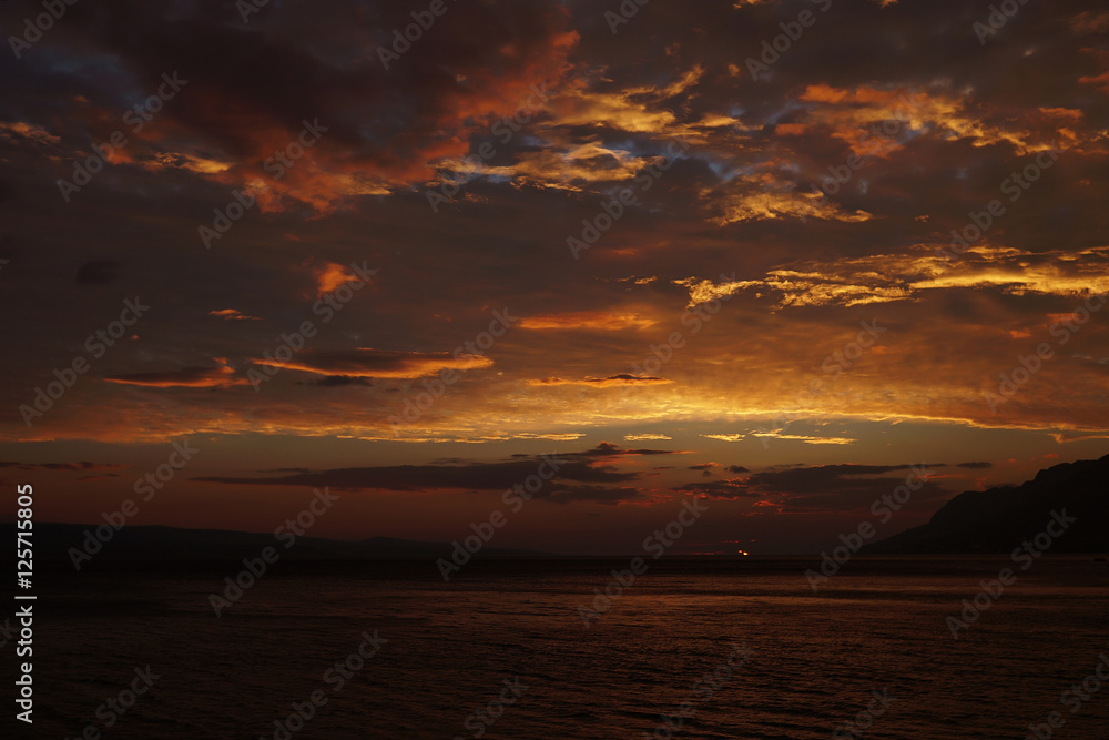 Obraz premium Spectacular sky over sea