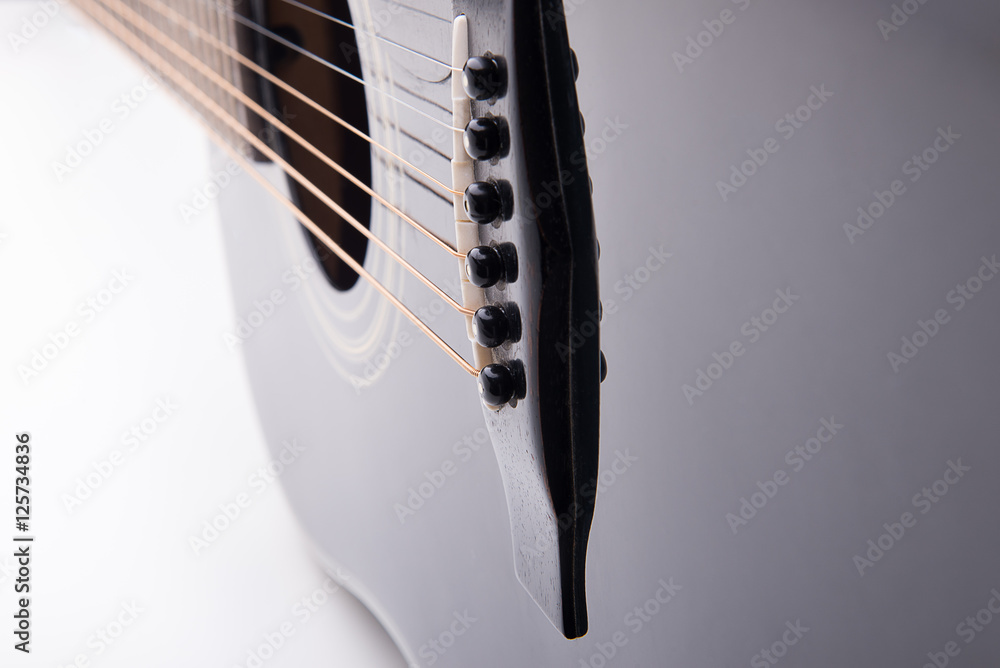 Gitarre mit Steg, Saiten und Schallloch Stock-Foto | Adobe Stock