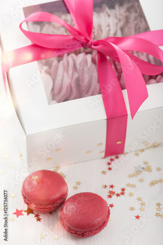 Raspberry macaroons and marshmallow