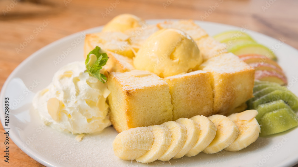 Banana with toast and ice cream