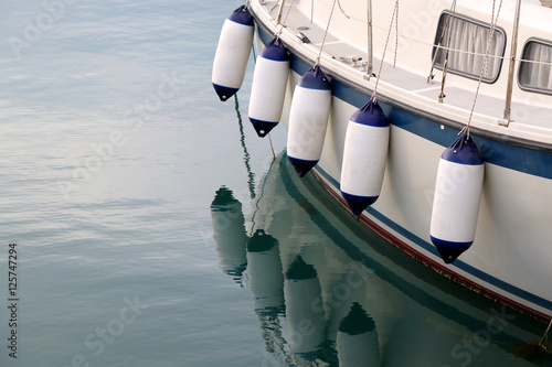 Fotografia Boat fenders on a boat. Selective focus.
