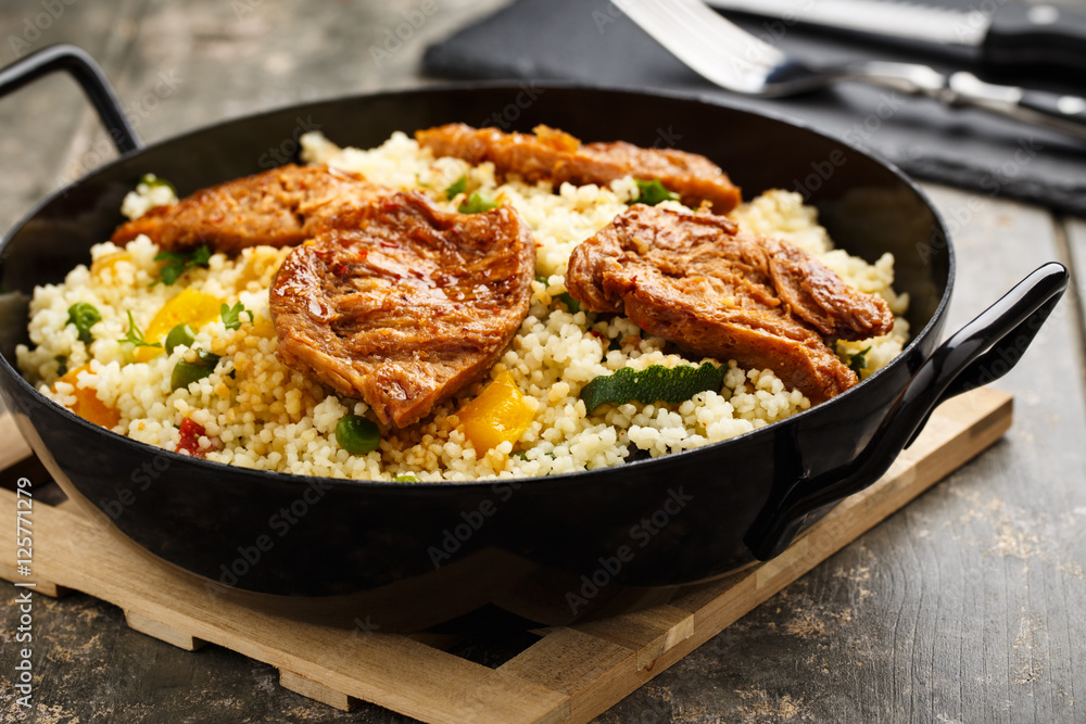 Cous cous mit Soja-Medaillons - Cous Cous with soy medaillons Cous cous mit Soja-Medaillons - Cous Cous with soy medaillons