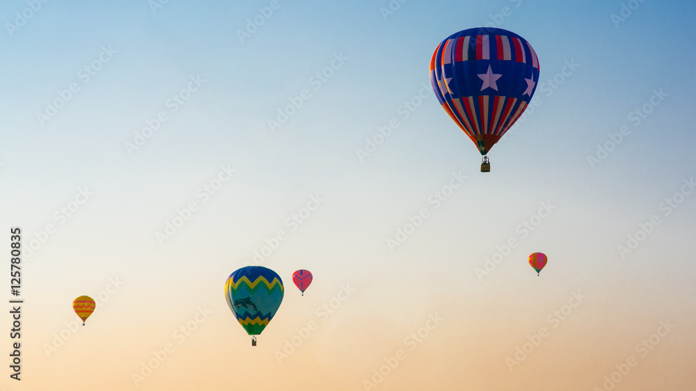 Fototapeta premium Balloons on the Sky During Sunrise
