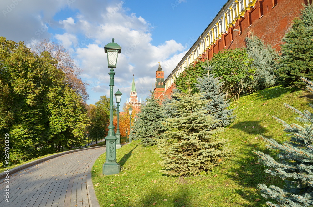 Beautiful autumn view of the Moscow Kremlin and Alexander garden, Moscow, Russia Beautiful autumn view of the Moscow Kremlin and Alexander garden, Moscow, Russia