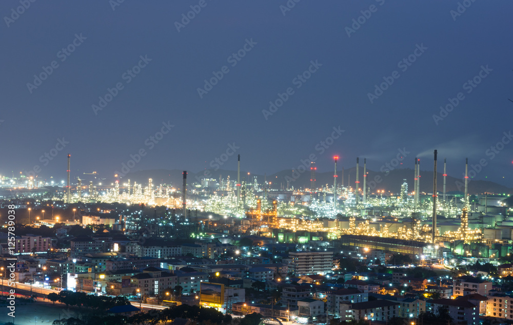 Fototapeta premium Petrochemical industry at night