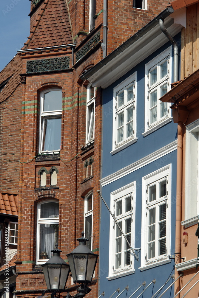 Naklejka premium facciata di casa blu