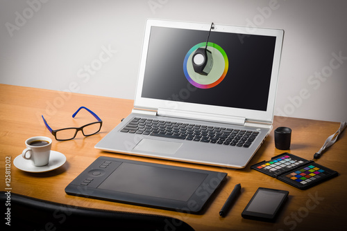 Slika na platnu Laptop screen calibtation