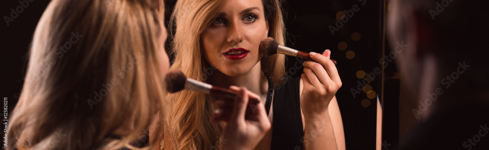 Obraz premium Reflection in mirror