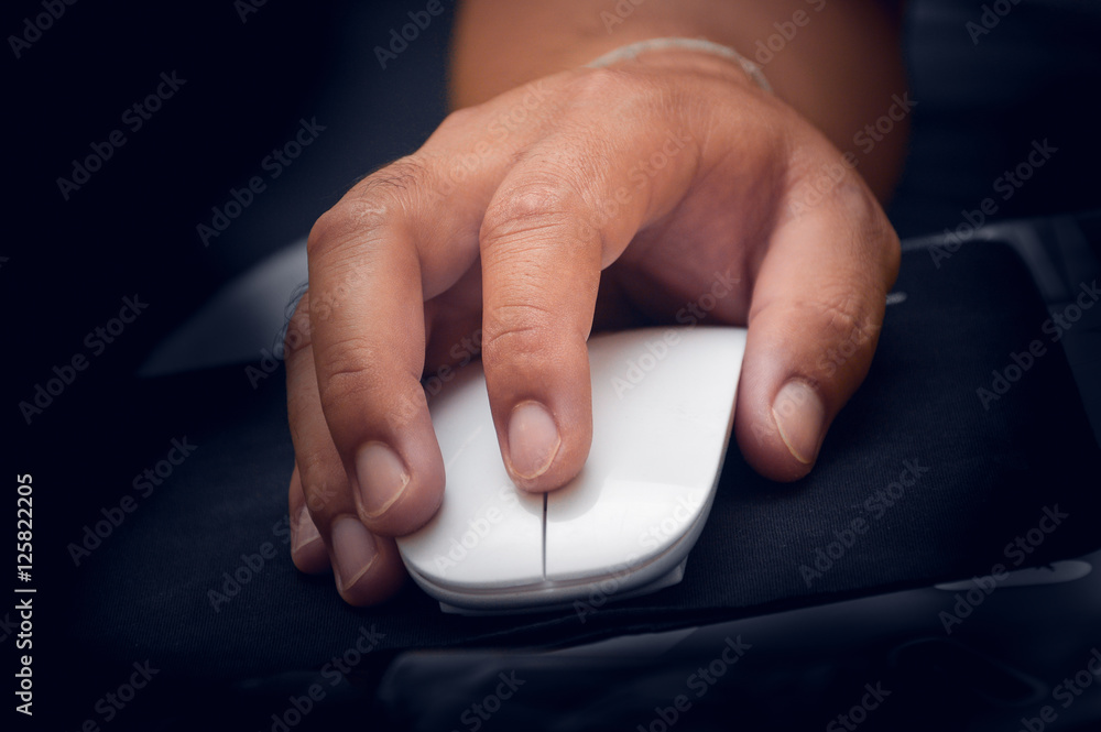 Finger press mouse