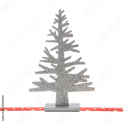 Bellissimo albero di Natale in alluminio argento moderno  photo