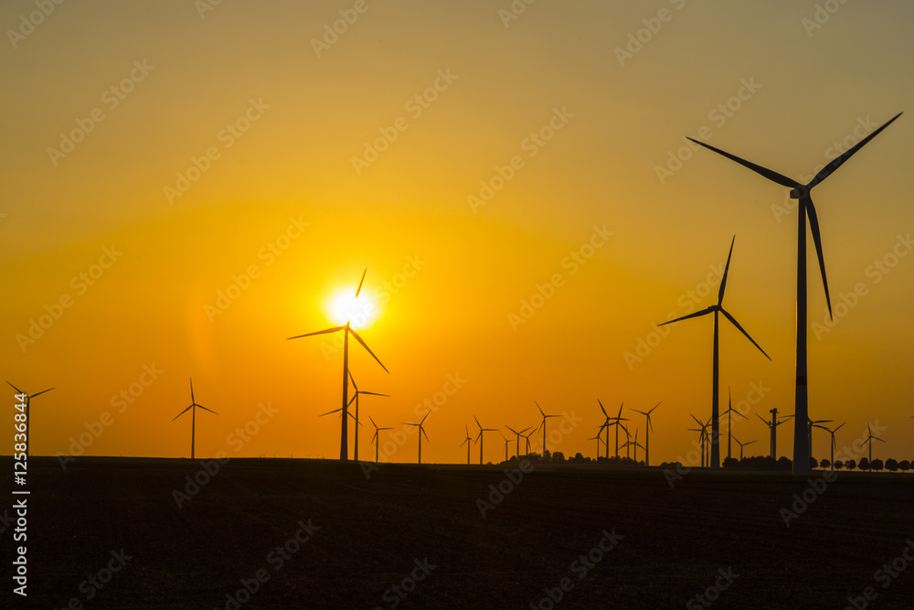 Windräder in einem Windpark Windräder in einem Windpark