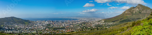 Fototapeta Naklejka Na Ścianę i Meble -  Cape Town Panorama from under Table Mountain