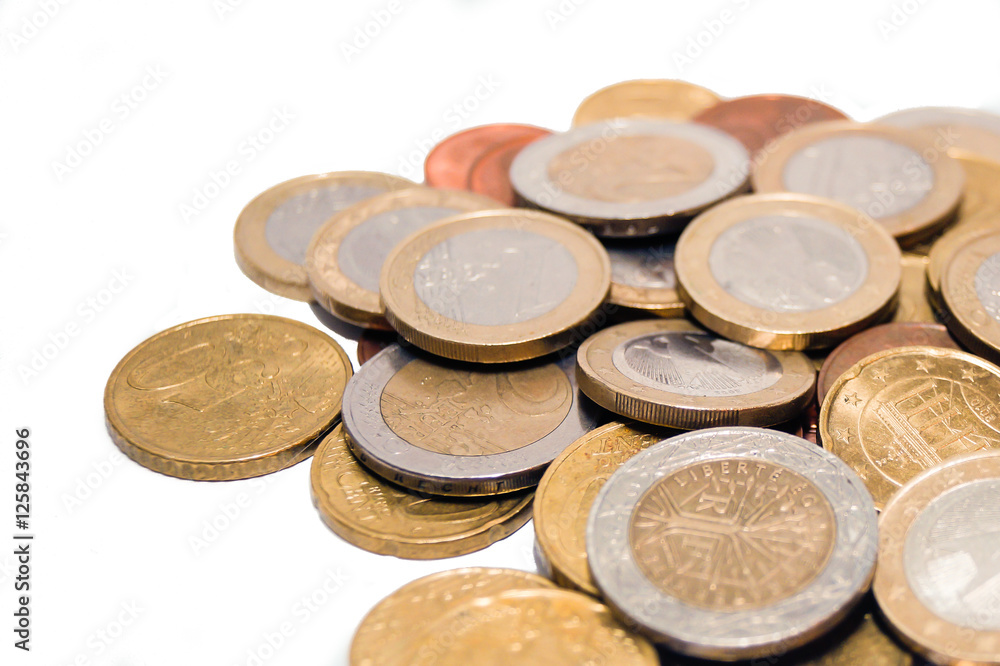 Euro Münzen isoliert auf weißen Hintergrund Euro Münzen isoliert auf weißen Hintergrund