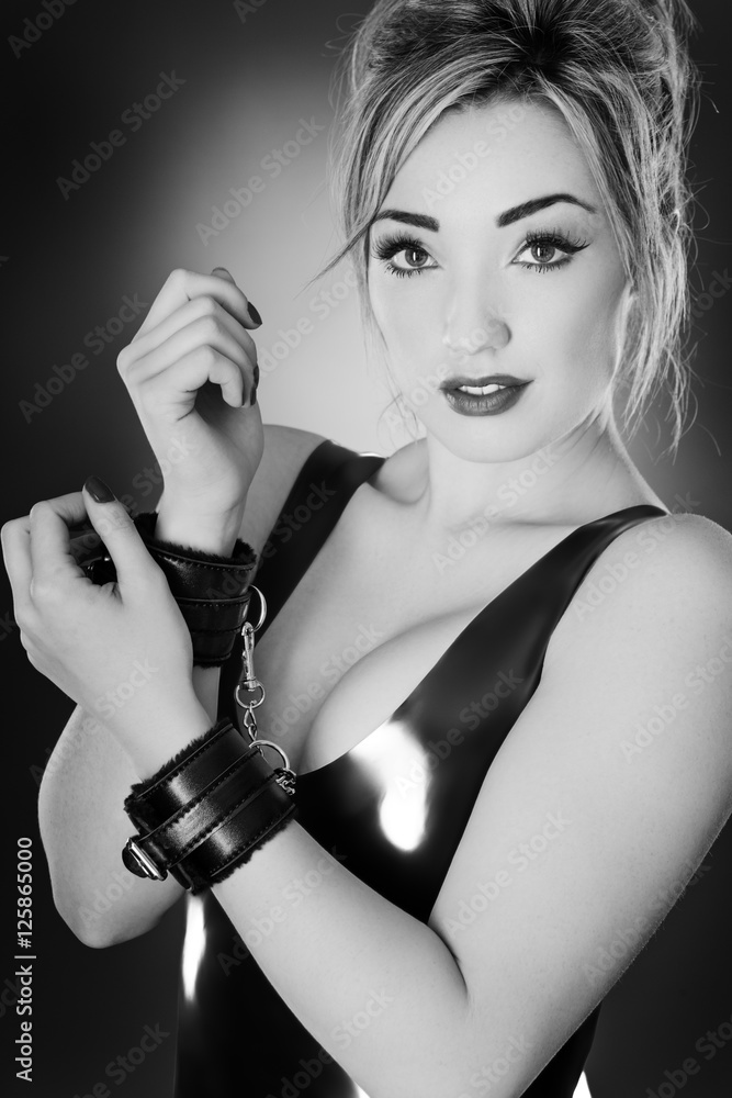 Obraz premium woman wearing latex