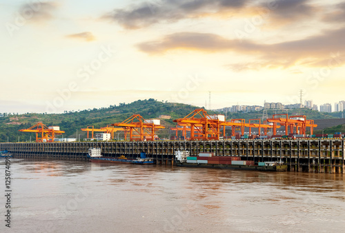 Muelle de río Yangtse de China photo
