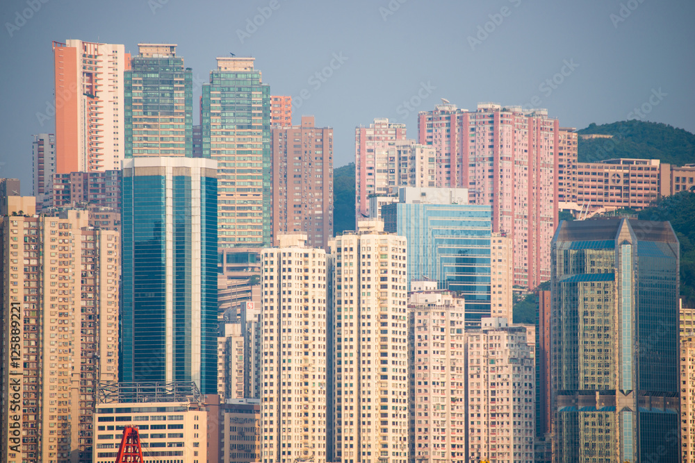 Naklejka premium View of skyscrapers near Victoria harbor island