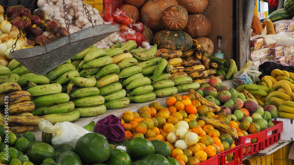Frisches Obst und Gemüse am Wochenmarkt