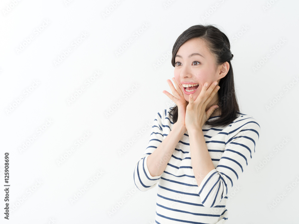驚く若い女性 驚く若い女性