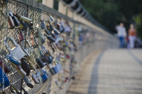 Wallpaper Mural Candados en puente de París Torontodigital.ca