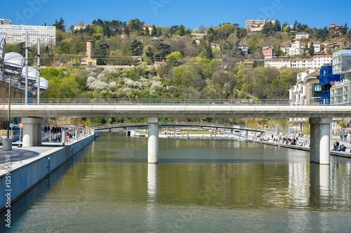 Paisaje urbano, Lyon, Francia, Canal del río Saona photo