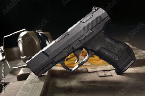 Obraz na płótnie Militaria, pistolet
