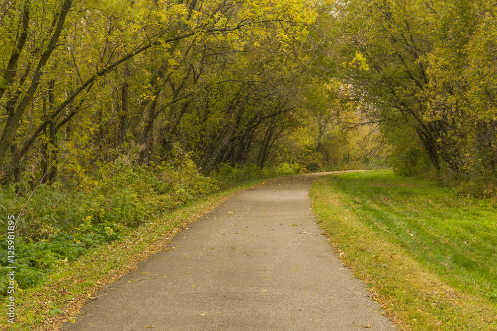 Obraz premium Bike Trail In Autumn