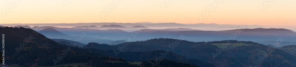 herbstlicher Sonnenaufgang im Schwarzwald