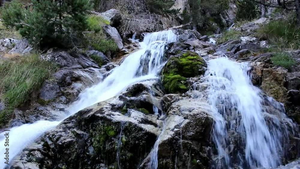 Cascada de Panticosa, Huesca (España) Cascada de Panticosa, Huesca (España)