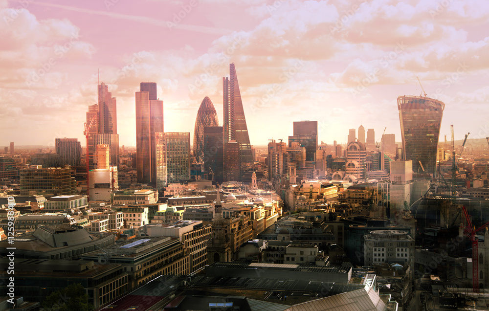 London view at sunset - obrazy, fototapety, plakaty 