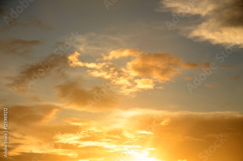 Ciel : Lever de soleil à Playa de Los Cancajos © virginievanos