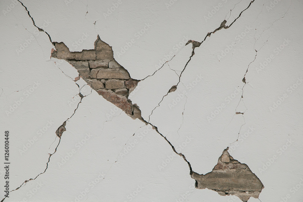 Φωτογραφία Grossa crepa sul muro di una casa a Norcia colpita dal terremoto