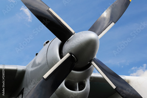 Airplane turboprop engine