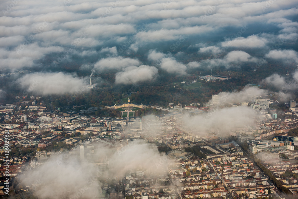 Karlsruhe unter Wolken